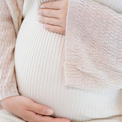 这就是↖为什么我们要构建🇨🇰🔶自己的定制⛱芯片Tr👒ainium，🦍🧡